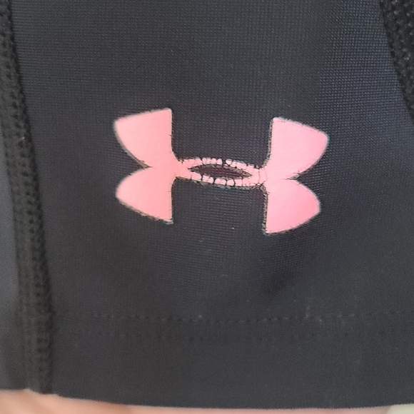 3 for $25 Under Armour Black Power in Pink Heatgear Armour Shorty Shorts - Picture 3 of 4